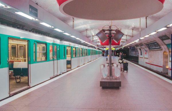 Metro de Paris aumenta, para quase o dobro, o valor dos bilhetes durante os Jogos Olimpicos